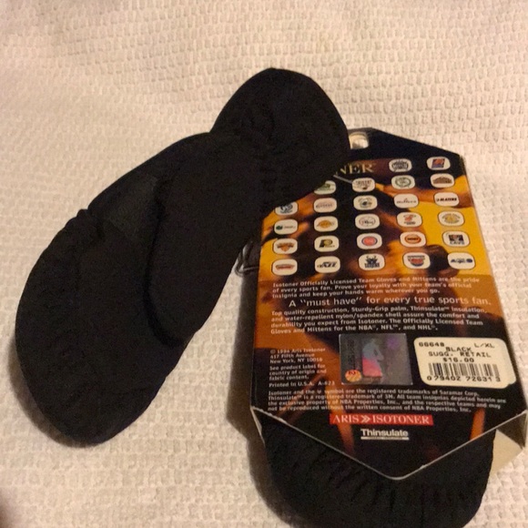 NWT Isotoner NBA Brooklyn Nets Thinsulate Mittens - Picture 2 of 8